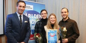 Winners of Uminova Innovation's Climate Competition 2019 smiling with price